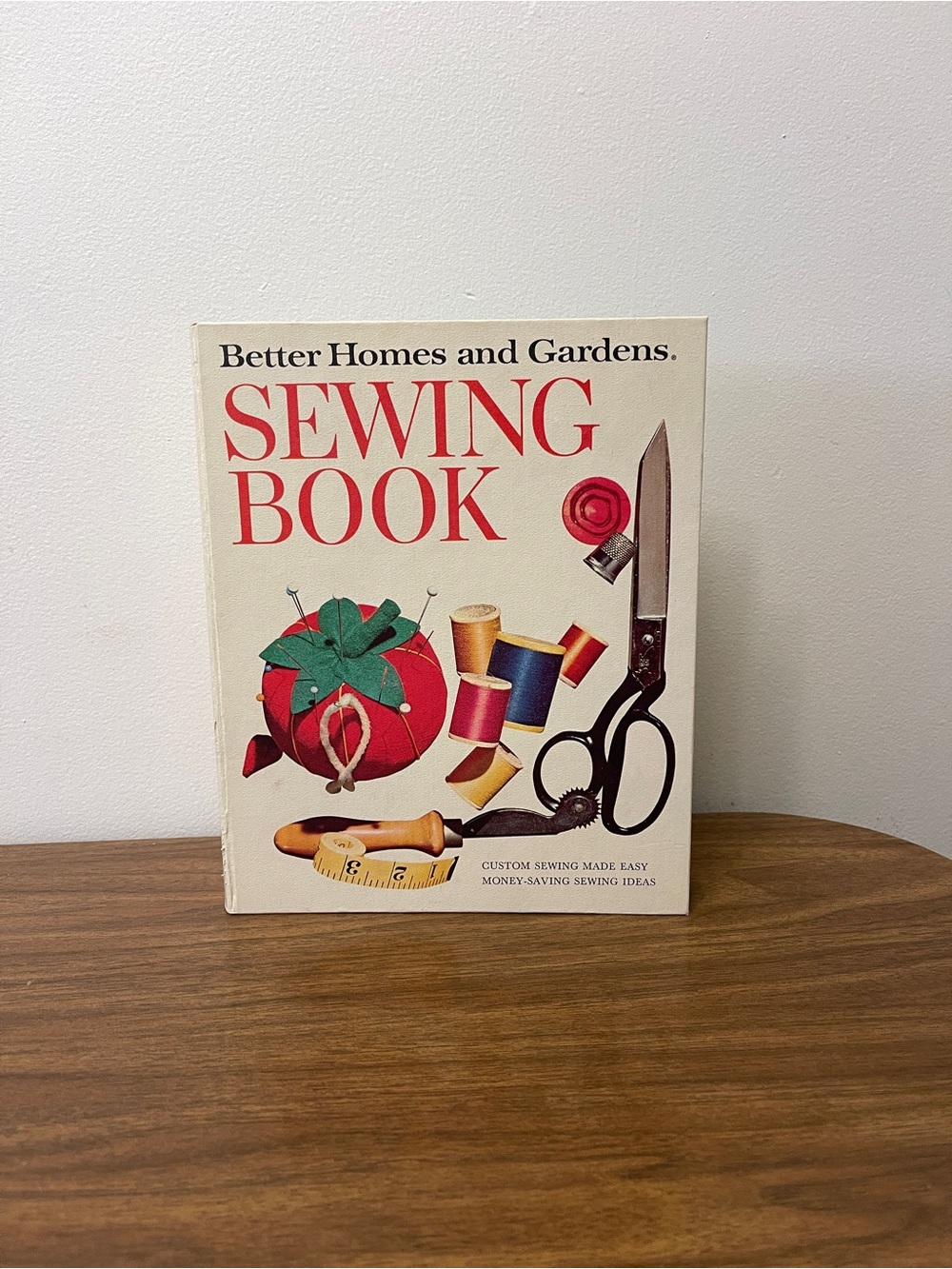 Vintage 1970s Better Homes and Gardens Sewing Book Binder Format
